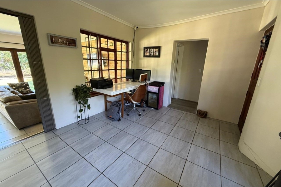 3 Bedroom Property for Sale in Roundhay Western Cape